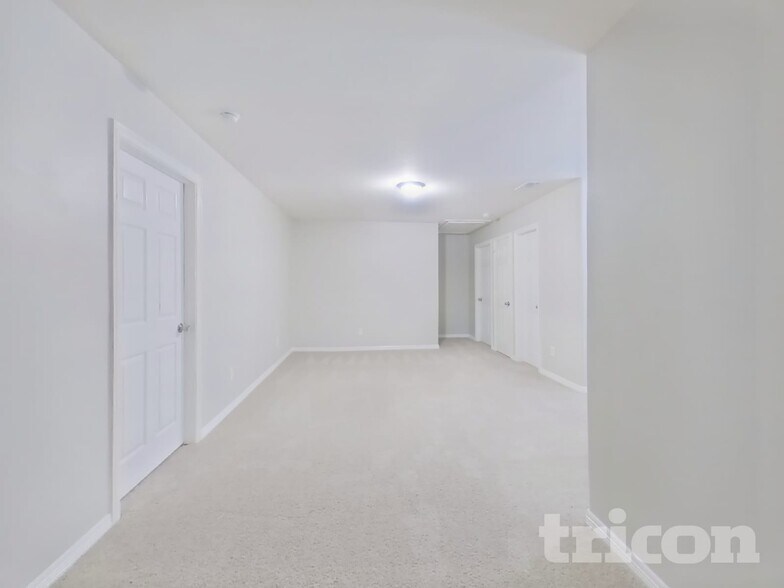 Building Photo - 21214 Peachvine Ln