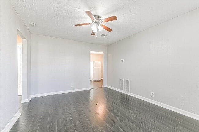 Building Photo - 510 S Utah St