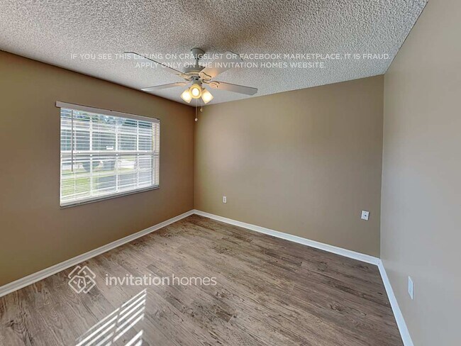 Building Photo - 120 Mango Ct