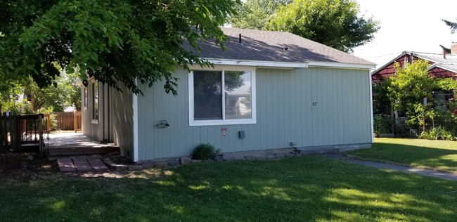 Primary Photo - House in Ephrata