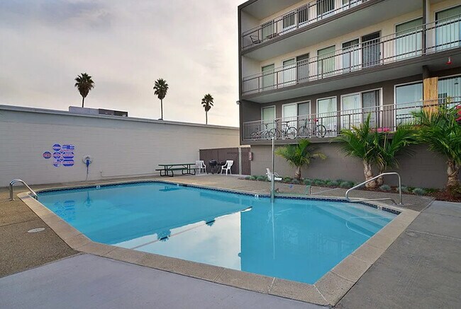 Building Photo - Dolores Lia Apartments