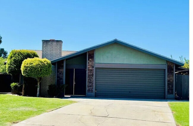 Primary Photo - NE home for Rent – Spacious 3 Bedroom, 2 B...