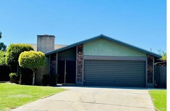 Building Photo - NE home for Rent – Spacious 3 Bedroom, 2 B...