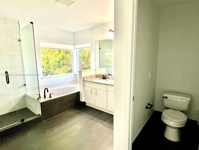 Building Photo - 1413 SW 158th Ave