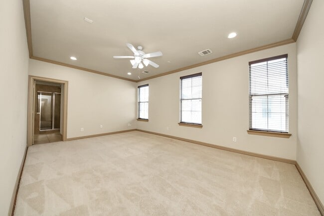 Building Photo - 5711 Kiam St