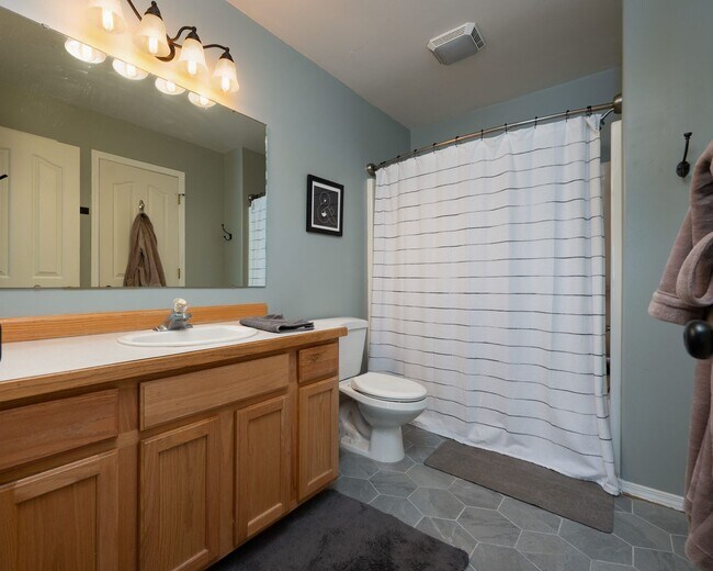 Building Photo - 3407 Laredo Dr