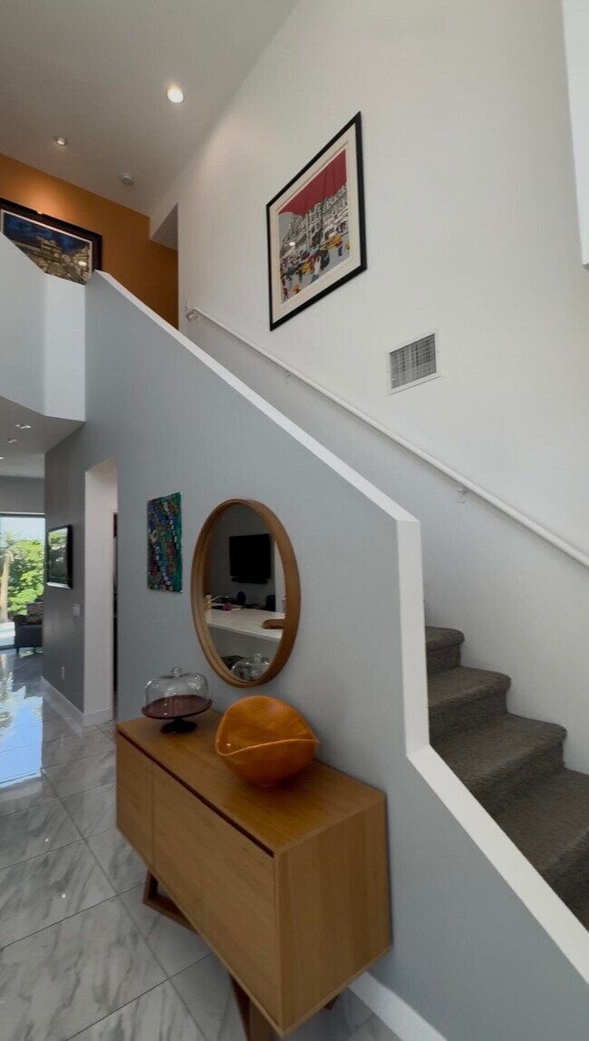 Building Photo - 302 Breeze Loop