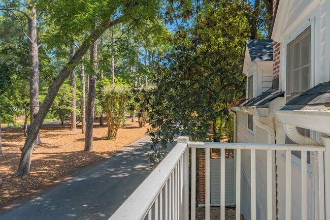 Building Photo - 326 Sumter St SE