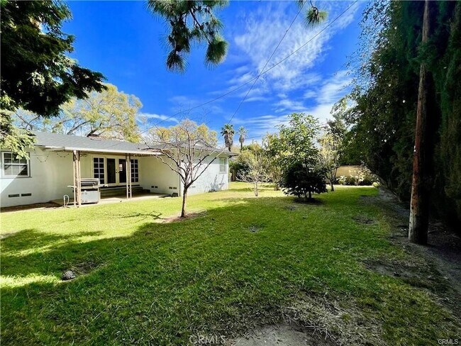 Building Photo - 2624 Towner Ln