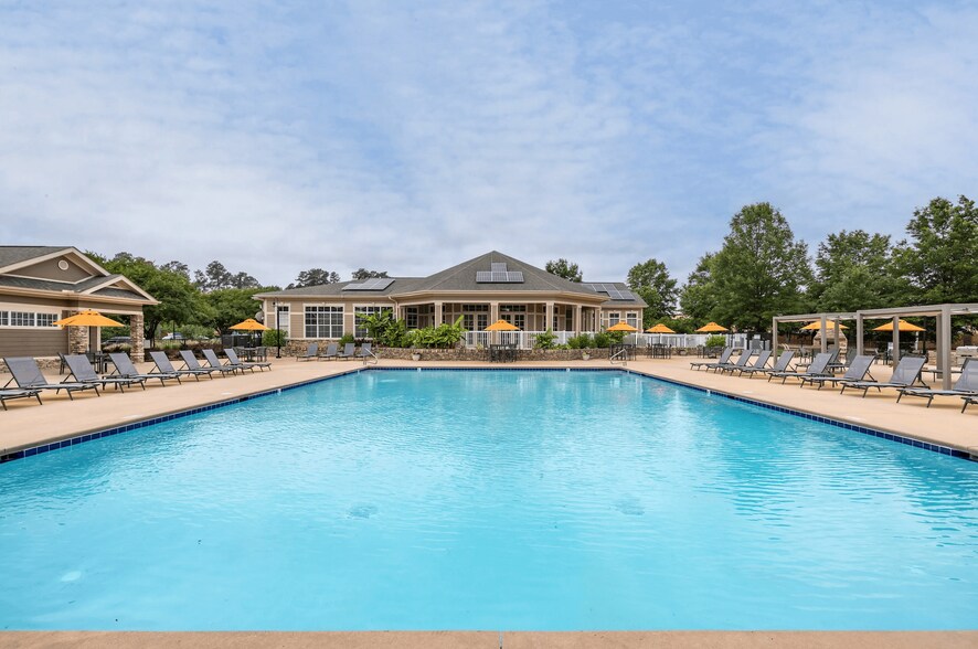 Primary Photo - Greystone at Widewaters
