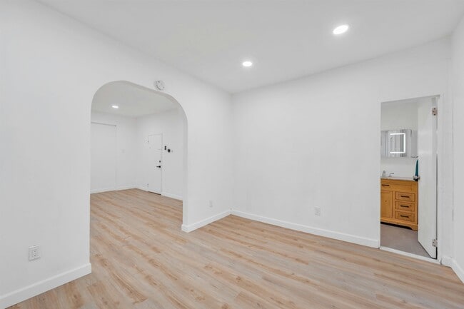 Primary Photo - 110 34th St