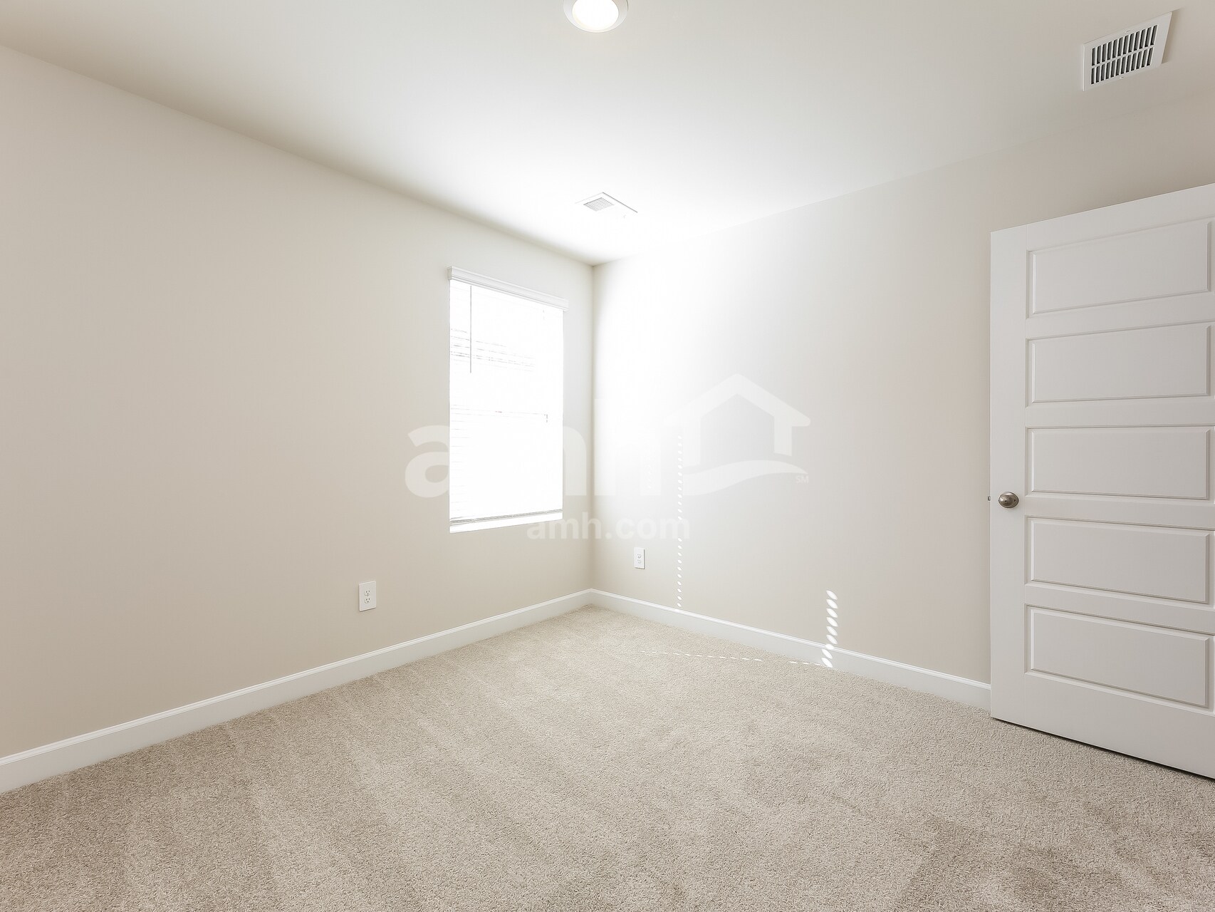 Building Photo - 782 Treeline Rd