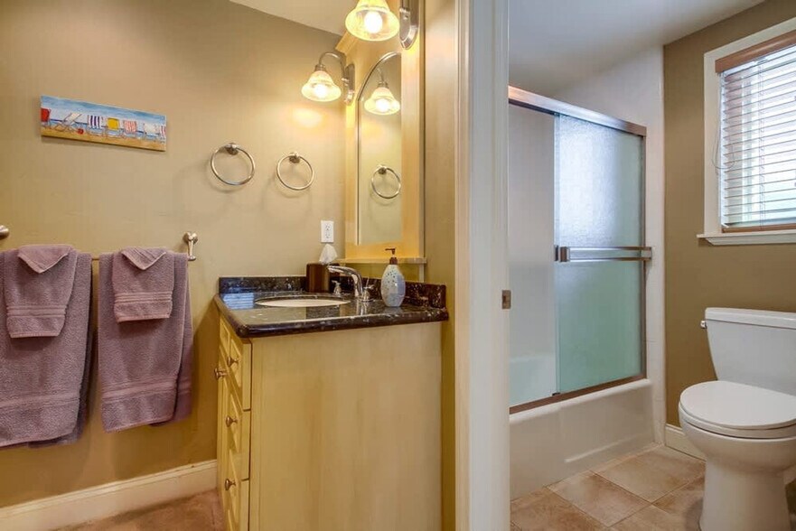 Building Photo - 3696 Bayside Walk