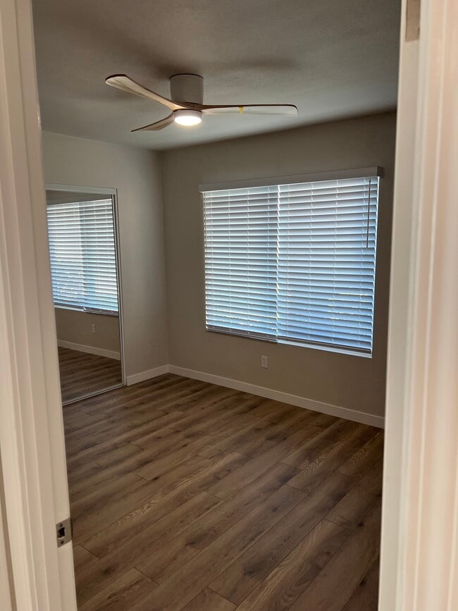 Building Photo - 10034 Via La Cantera