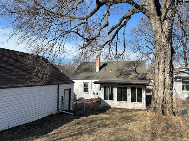 Building Photo - 2120 S Norton Ave