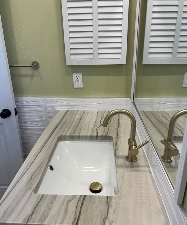 Building Photo - Lost in Paradise USA LLC