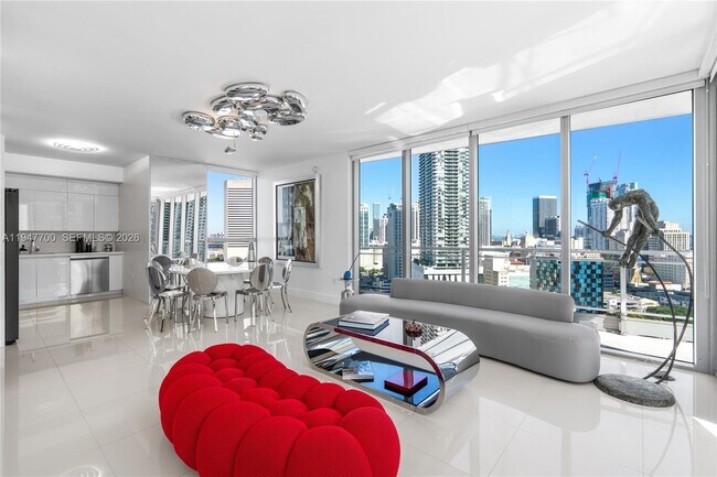 Building Photo - 90 SW 3rd St