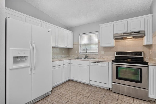 Building Photo - 1053 Sugarberry Trail