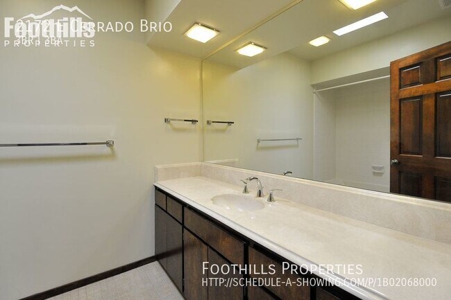 Building Photo - 2172 E Cerrado Brio