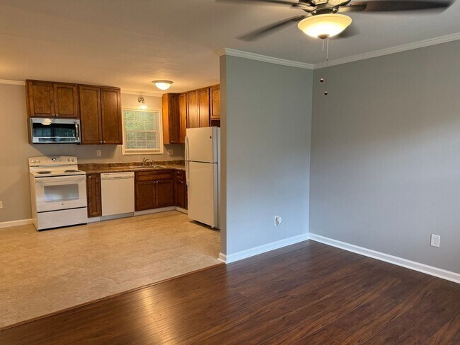 Building Photo - Beautiful 3 Bedroom House in West Knoxville