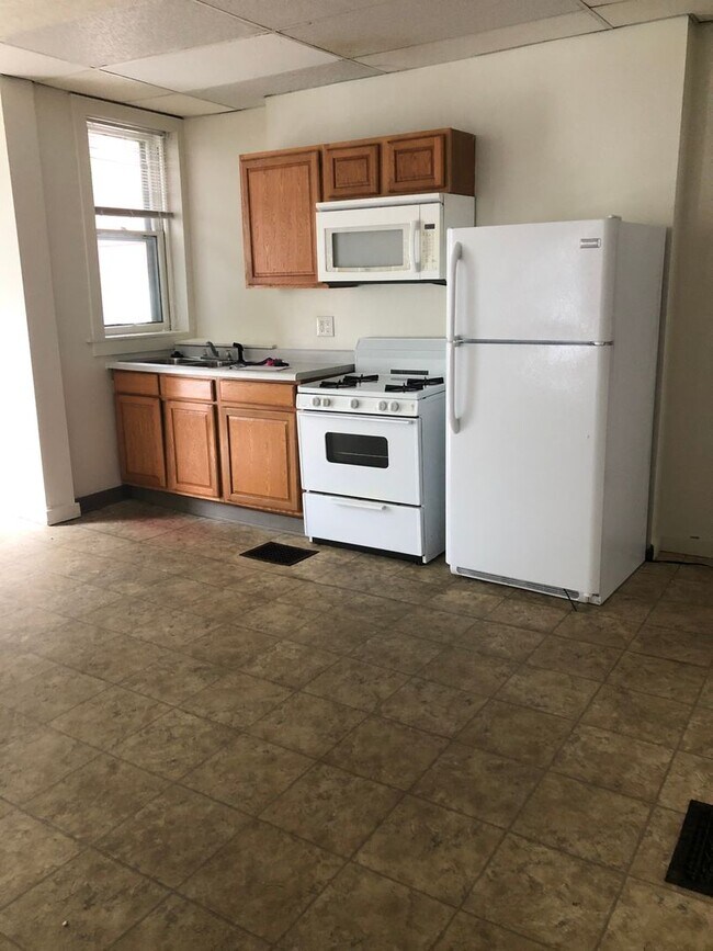 Building Photo - 1115 N College Ave