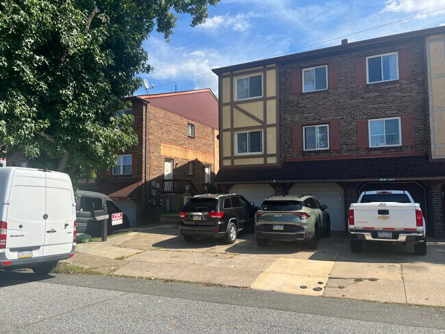 Primary Photo - 15139 Beverly Dr