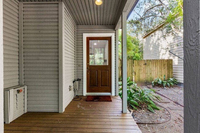 Building Photo - 15 Breezy Point Pl