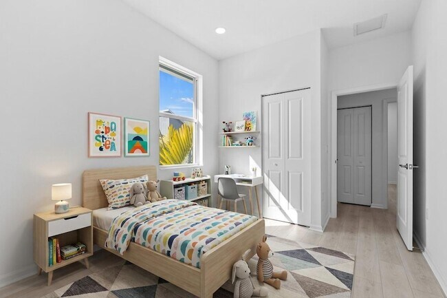 Building Photo - 4404 Longwood Lk Sq