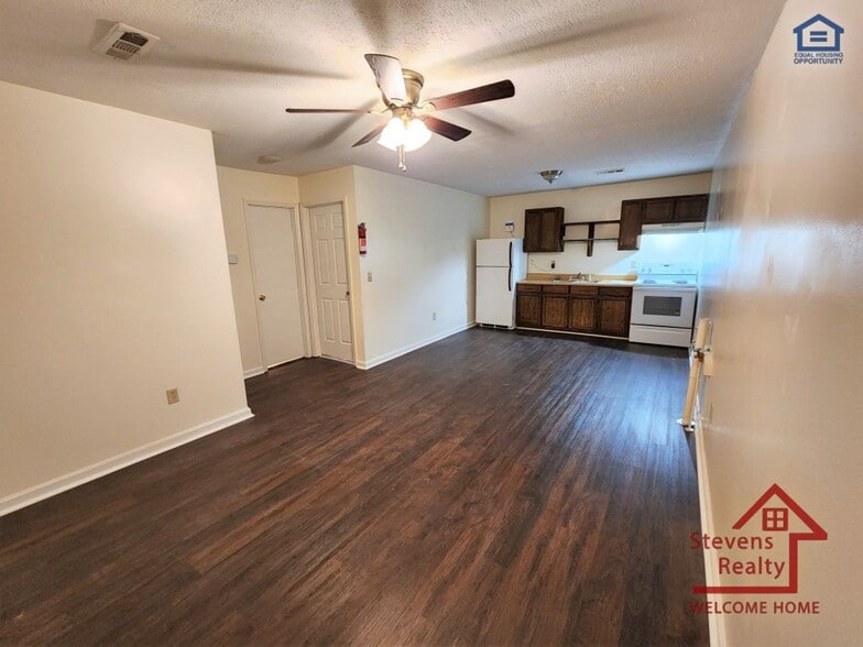 Building Photo - 246 Dogwood Pointe Dr