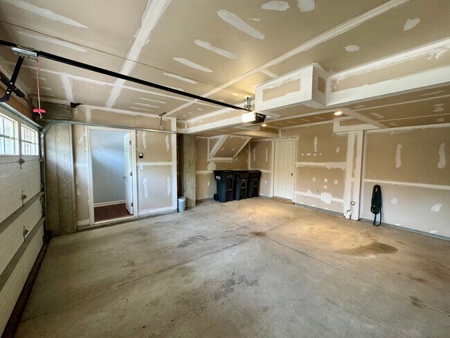 Building Photo - 307 Marshall Heights Dr