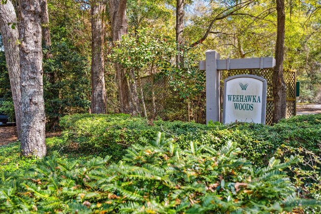 Building Photo - 1681 Weehaw Plantation Dr