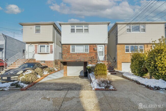 Building Photo - 382 Cator Ave