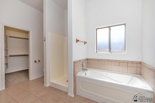 Building Photo - 11626 S Dorothy Dr