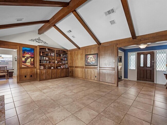 Building Photo - 3014 Redwood Lodge Dr