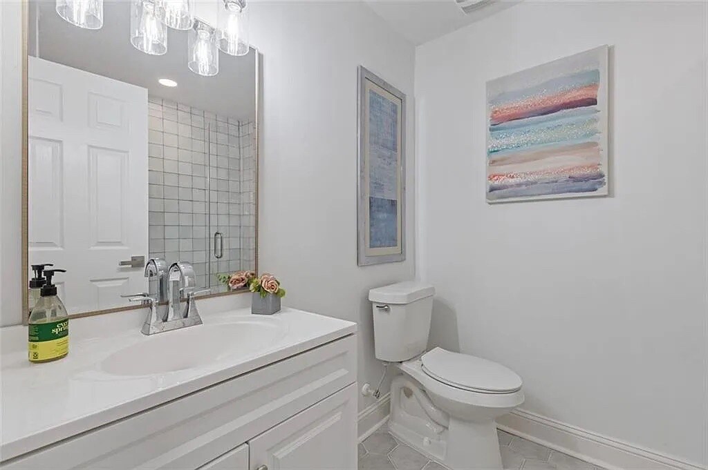 Building Photo - Room in House on Bay Leaf Dr SE