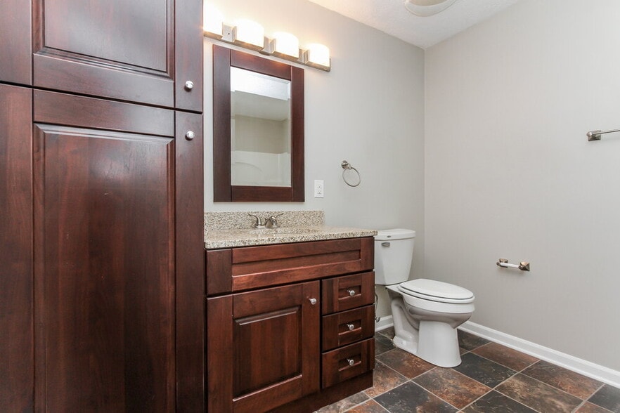 Building Photo - 10555 Wintergreen Way