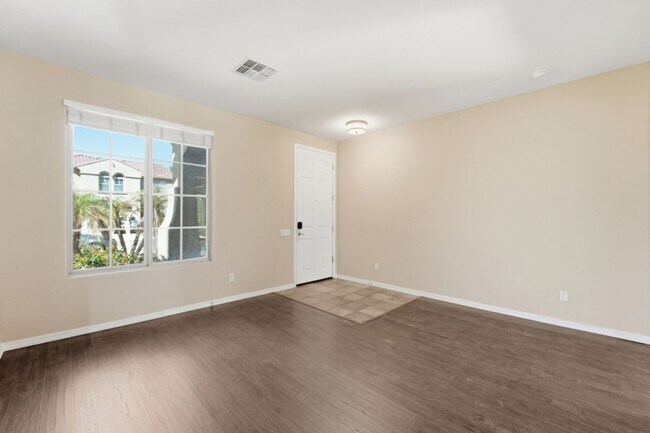 Building Photo - Spacious 3-Bedroom + Loft Home with Mountain Views in Stetson Valley