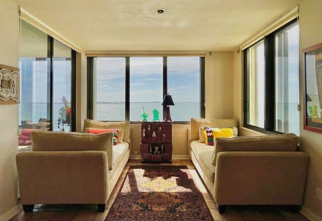 Building Photo - Sarasota Bay Penthouse