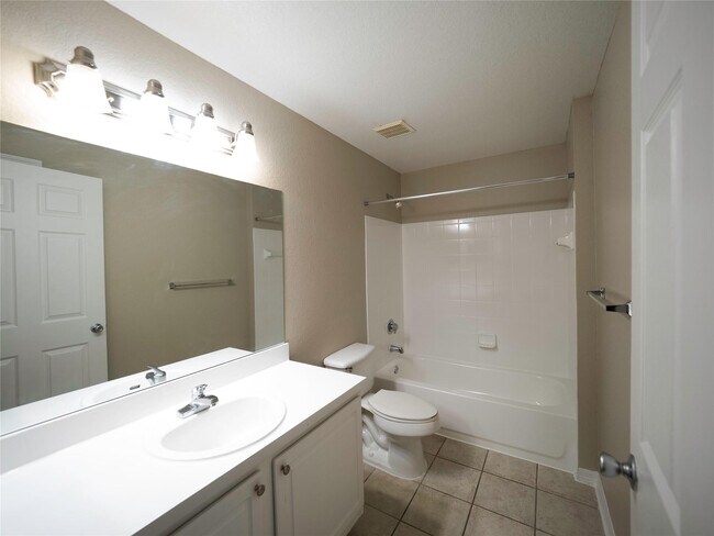 Building Photo - 15085 Michelangelo Blvd