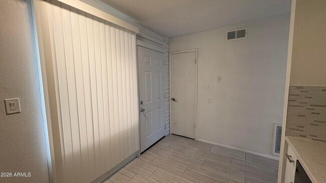 Building Photo - 12847 N 113th Ave