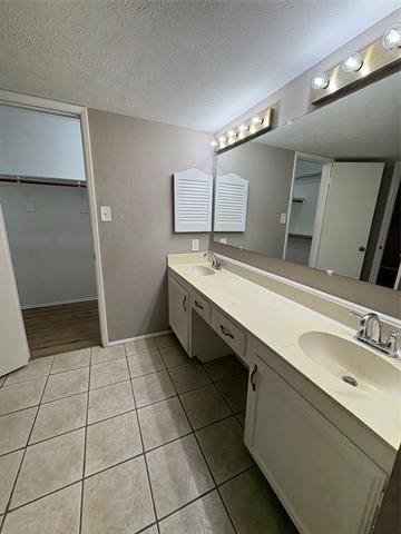 Building Photo - 455 Everest Ct