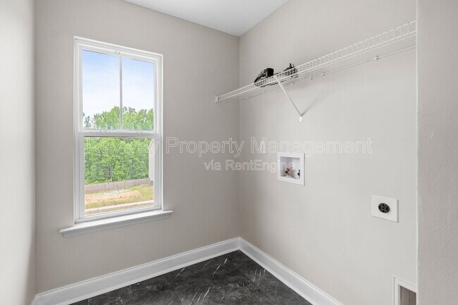 Building Photo - 1260 Elias Sta