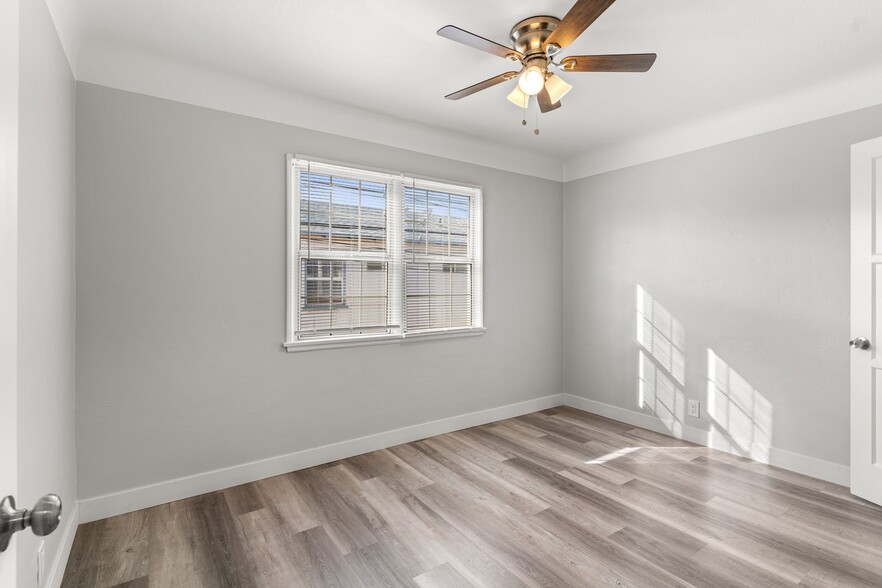 Building Photo - 801 St Louis Ave