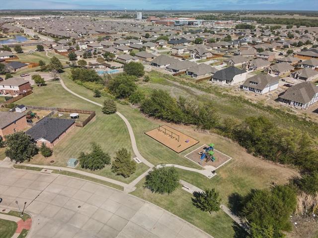 Building Photo - 2801 Mockingbird St