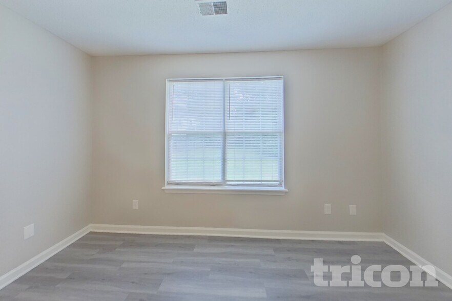 Building Photo - 109 Jaybird Ln