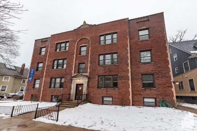 Building Photo - 1139 Maple Ave