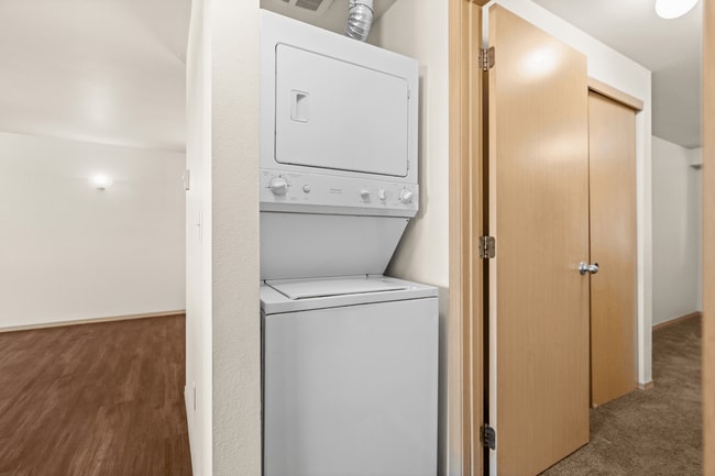 In-Unit Laundry l 2x2 Standard l Villas at Lawrence Apartments - Villas at Lawrence