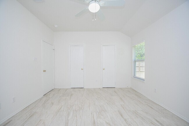 Building Photo - 6306 Spruce Manor Ln