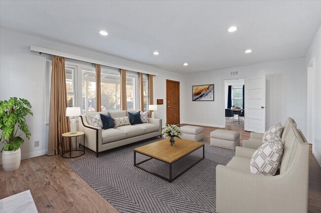 Building Photo - 336 W Hillcrest Blvd