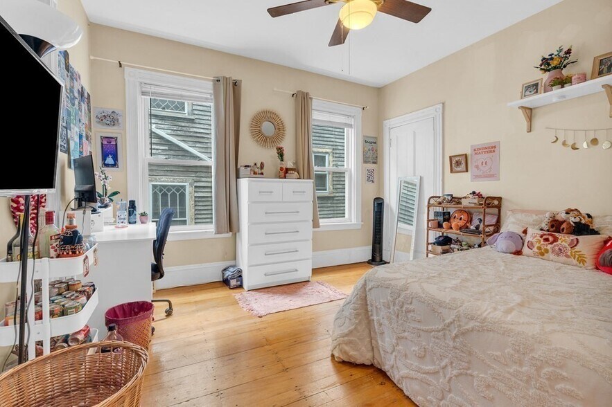 Building Photo - 5 Sachem St